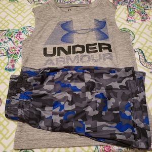 Boys Like New Under Armour Short Set Size 5